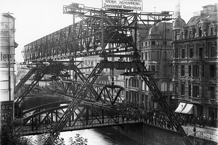 伍珀塔尔空铁　1898年照片